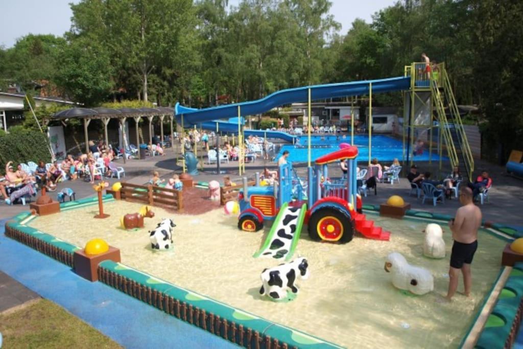 Te Huur: Leuke 4-Persoons Stacaravan Op Top Locatie! 霍德鲁 外观 照片