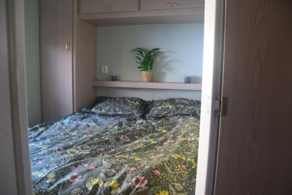 Te Huur: Leuke 4-Persoons Stacaravan Op Top Locatie! 霍德鲁 外观 照片