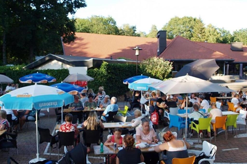 Te Huur: Leuke 4-Persoons Stacaravan Op Top Locatie! 霍德鲁 外观 照片
